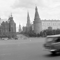 balra a Történelmi Múzeum, háttérben a Vörös tér, jobbra a Kreml.