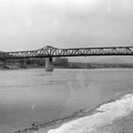 Almássy híd (ma a Tildy Zoltán híd áll a helyén).