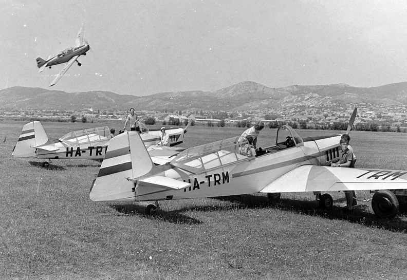 Zlin-226T Trener 6 típusú repülőgépek.