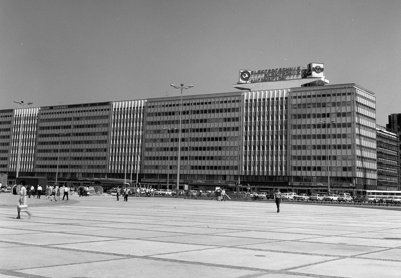 Kelet-Berlin, Alexanderplatz, Haus der Elektroindustrie.