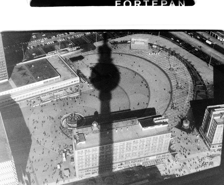 Kelet-Berlin, Alexanderplatz a TV toronyból nézve.