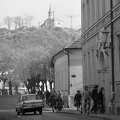 Pázmány Péter utca, jobbra a Berzeviczy Gergely Közgazdasági Szakközépiskola bejárata.