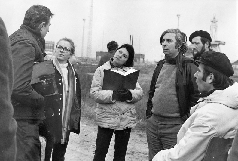 Avar István színművész (balra), Bacsó Péter rendező és Zsombolyai János operatőr (jobbra) a Harmadik nekifutás című film forgatásán.