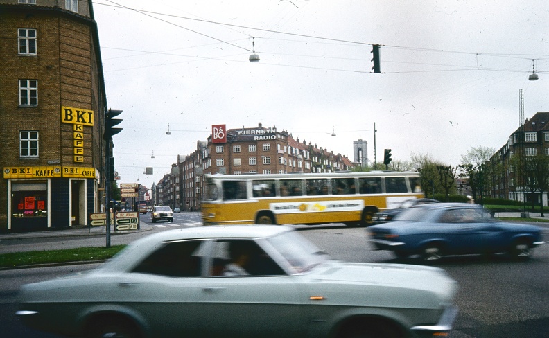(ekkor Århus), Søndre Ringgade, szemben balra a De Mezas Vej, jobbra az Ingerslevs Boulevard.