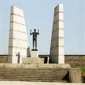 a csehszlovák áldozatok emlékműve az egykori koncentrációs tábor helyén.