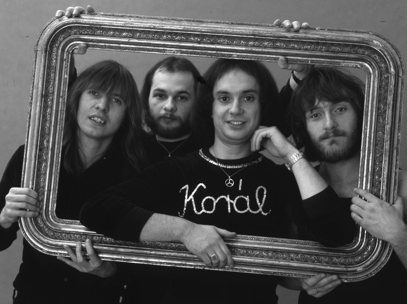 A Korál együttes 1978-ban. Balázs Fecó orgona/ének, Schöller Zsolt basszus, Fischer László gitár, Pados István dob.
