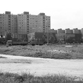 Palotaváros (Lenin lakótelep), a Tolnai Utcai Általános Iskola a Selyem utca felől nézve.