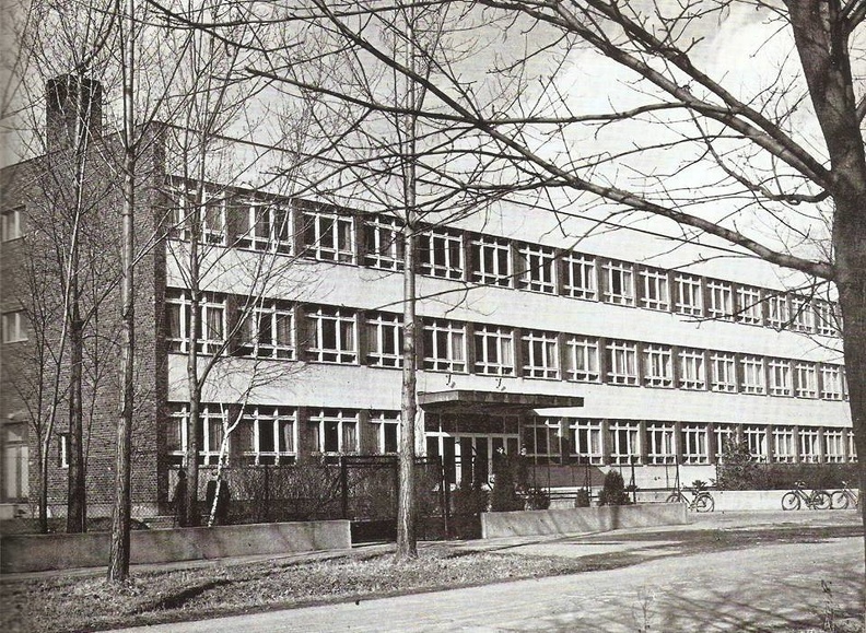 movar-kossuth-lajos-gimnazium-1972.jpg